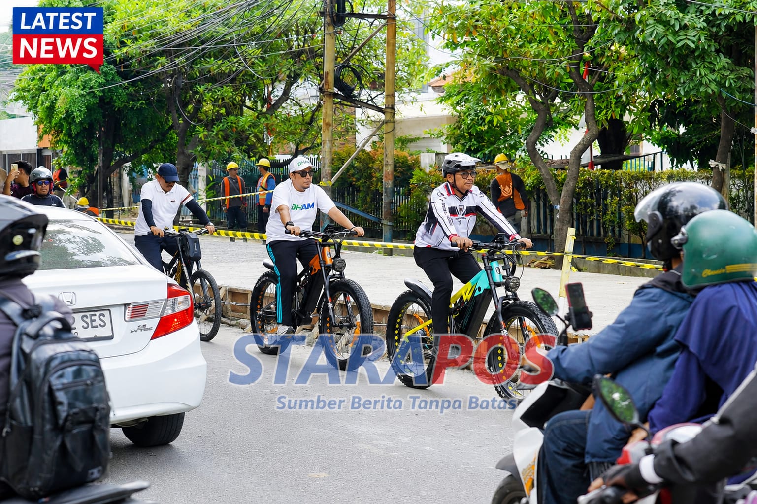 Sambil Bersepeda, Sachrudin Tinjau Perbaikan Jalan M Toha, Dorong Percepatan Tanpa Kurangi Kualitas